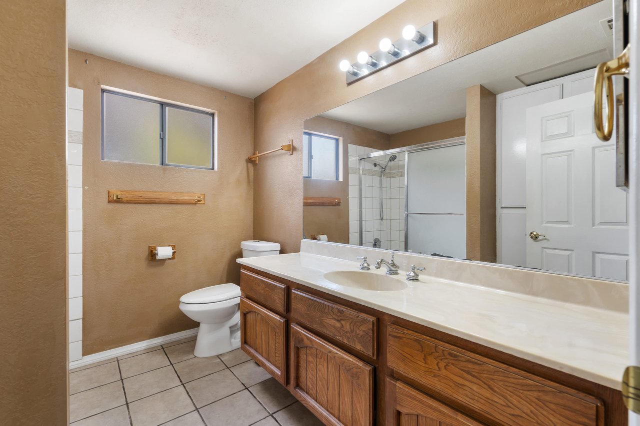 1002 Pepper Tree Ln