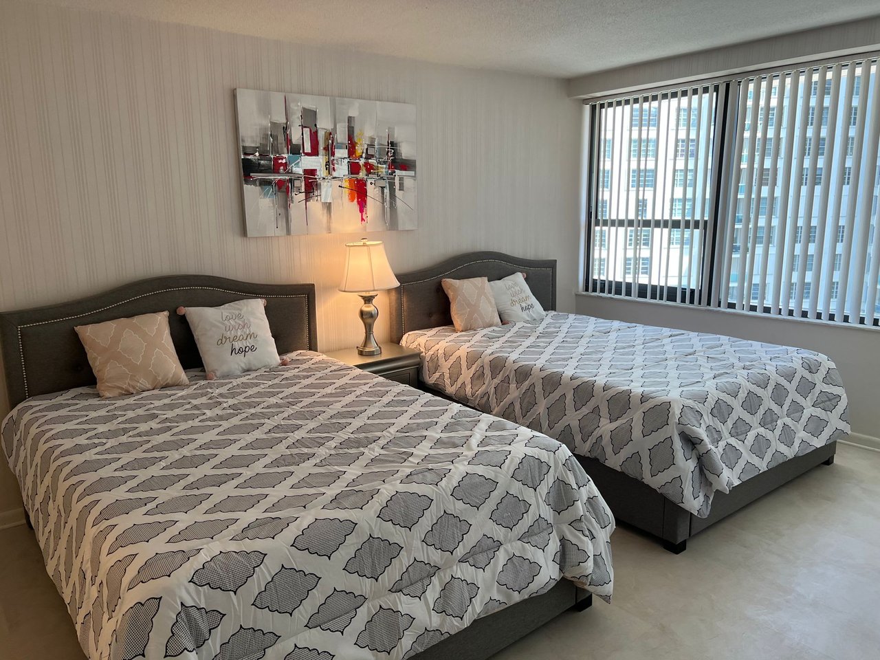 5225 Collins Ave #917 Miami Beach FL-33140