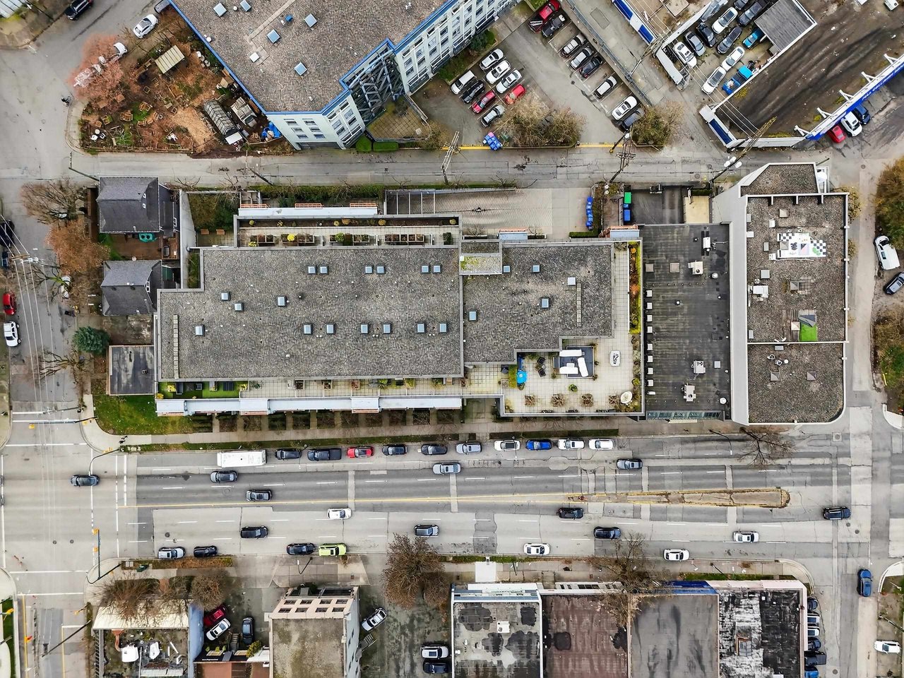 520-256 E 2nd Ave