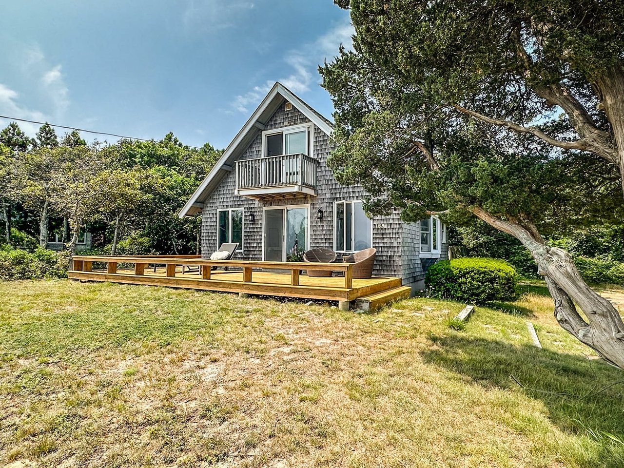Luxurious East Chop Cottage