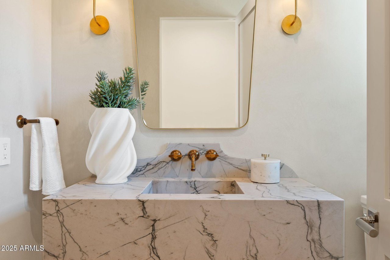 7501 N Eucalyptus Dr