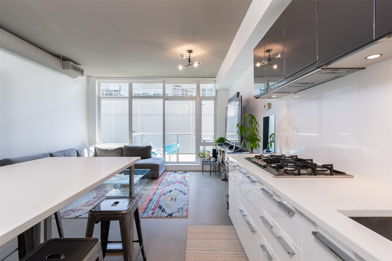528-108 E 1st Ave