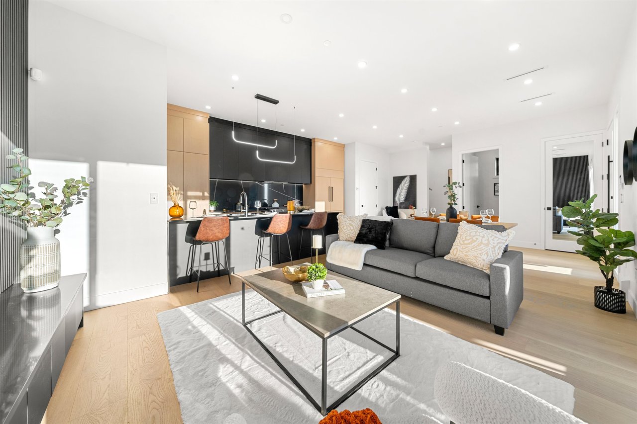 1-3559 Haida Dr