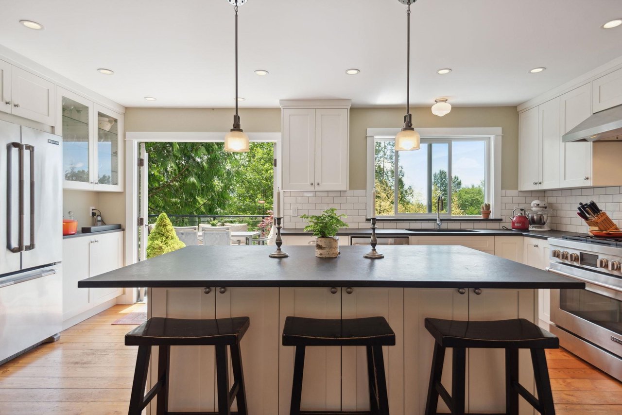 1253 Bracknell Cres