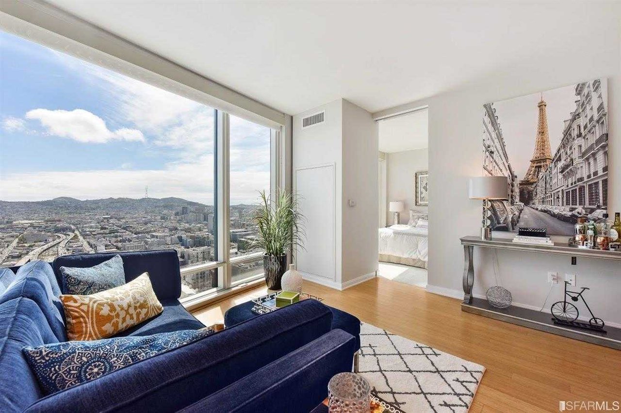 425 1st Street Unit 3204