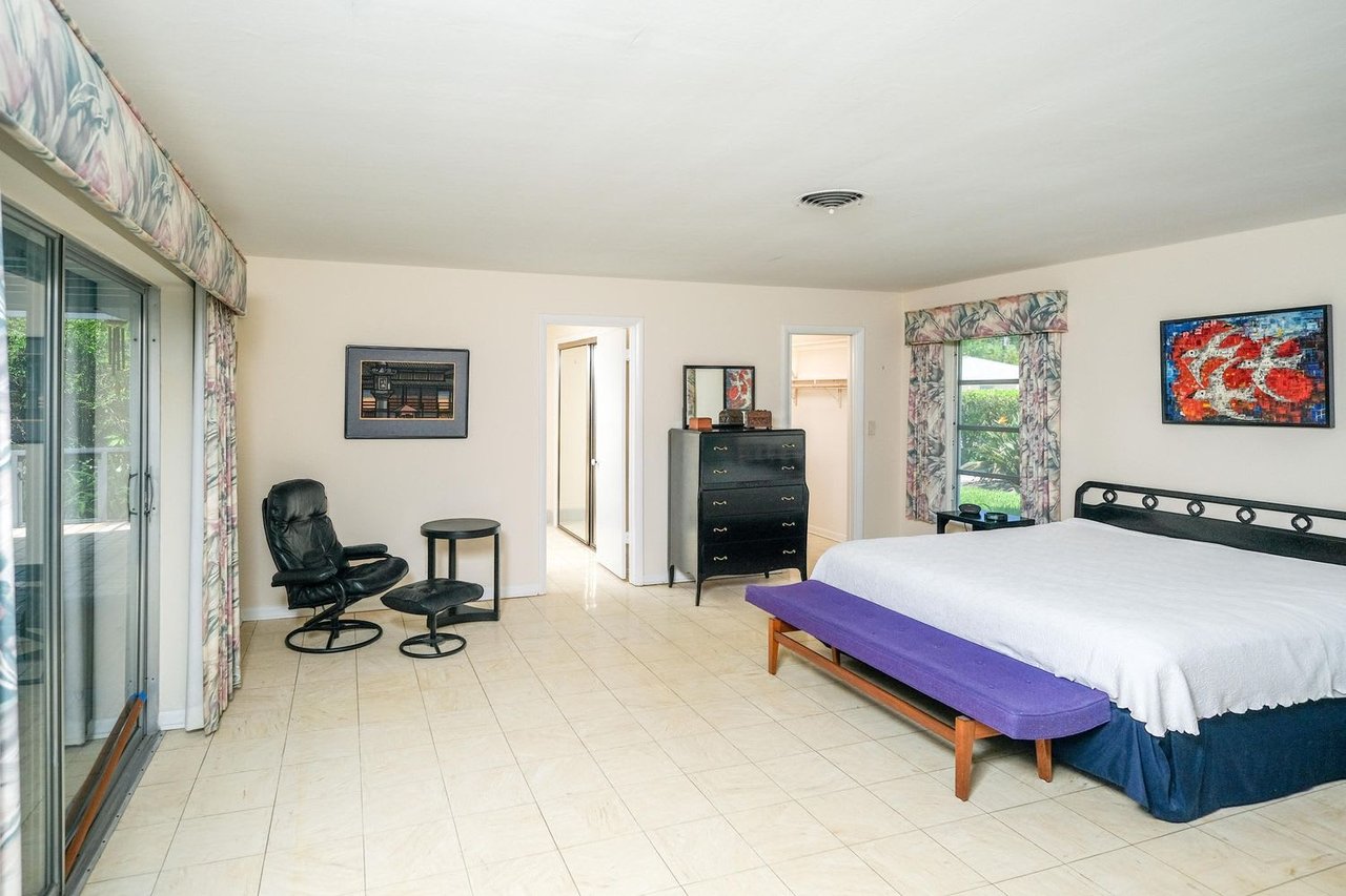 144 Country Club Dr