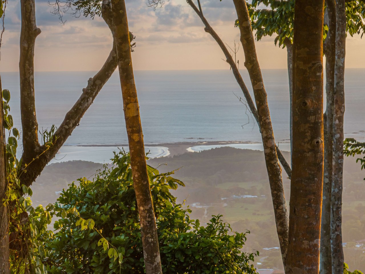 Dramatic Whale's Tail Ocean View 2 Bedroom Home Plus Guest House in Uvita!!