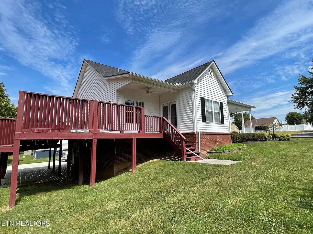 138 Larkspur Dr