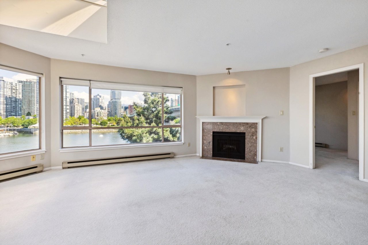 PH2-1859 Spyglass Pl