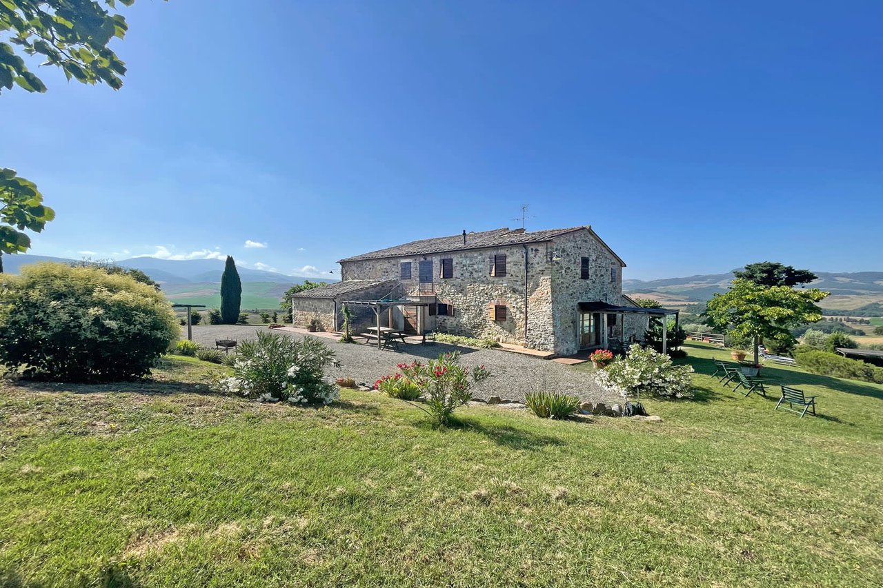 TENUTA IL GRANO “Charming Panoramic Farmhouse For Sale in Val d'Orcia”