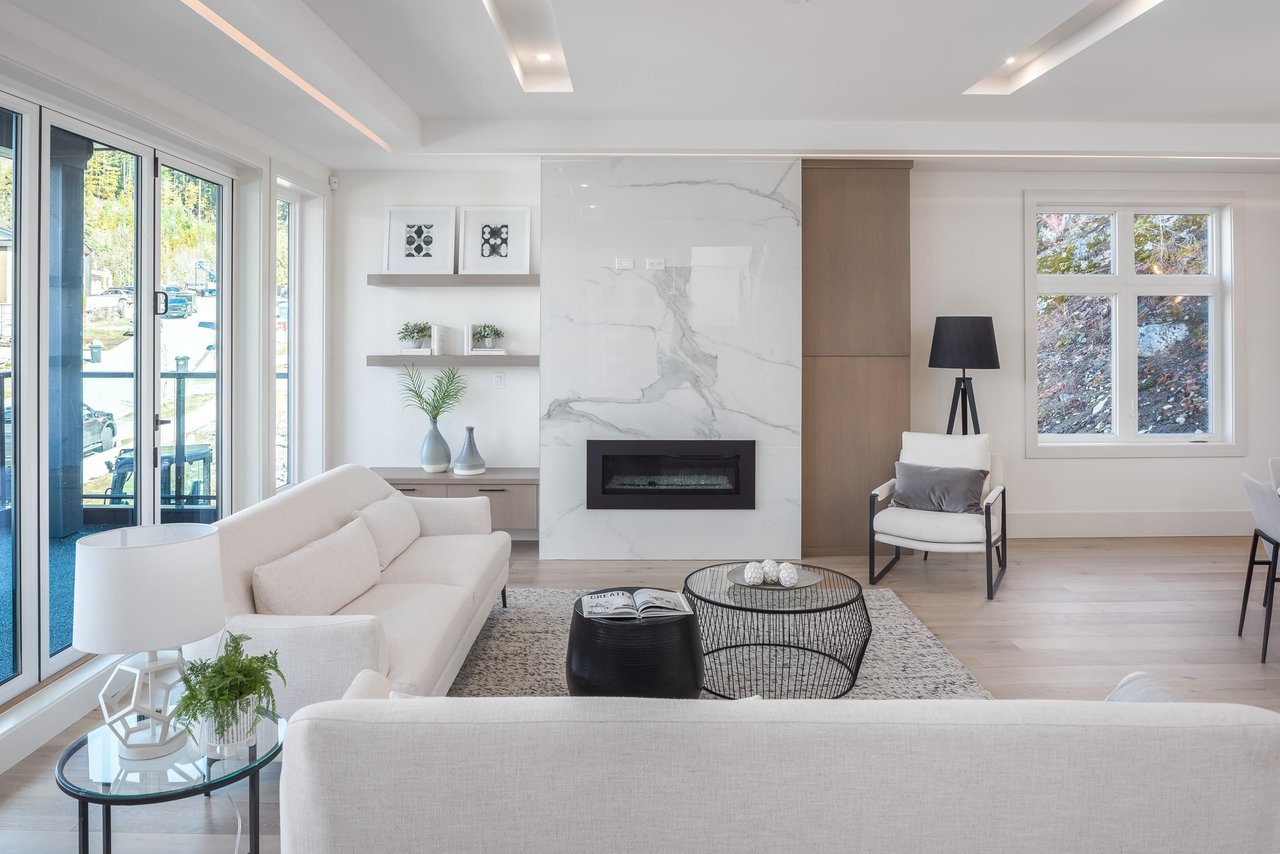 16-3385 Mamquam Rd