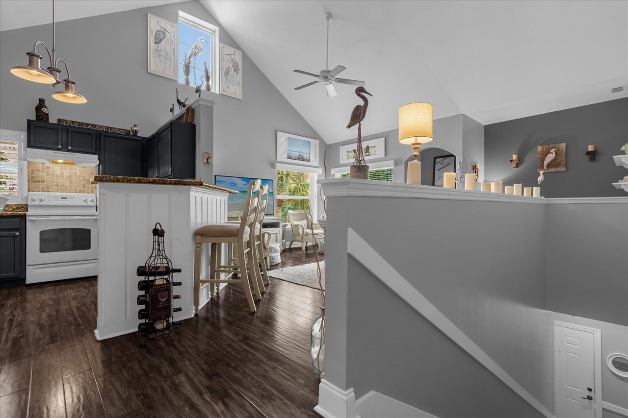 5008 MANGROVE ALY #202