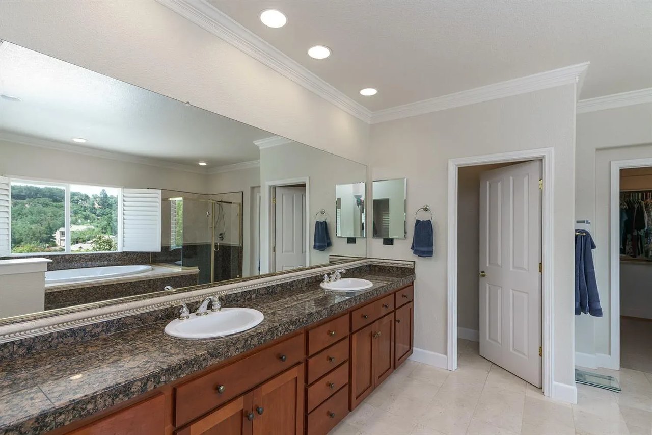 2652 Aberdeen Lane