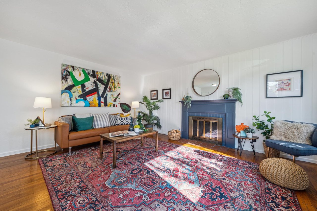 1358 Mariposa St
