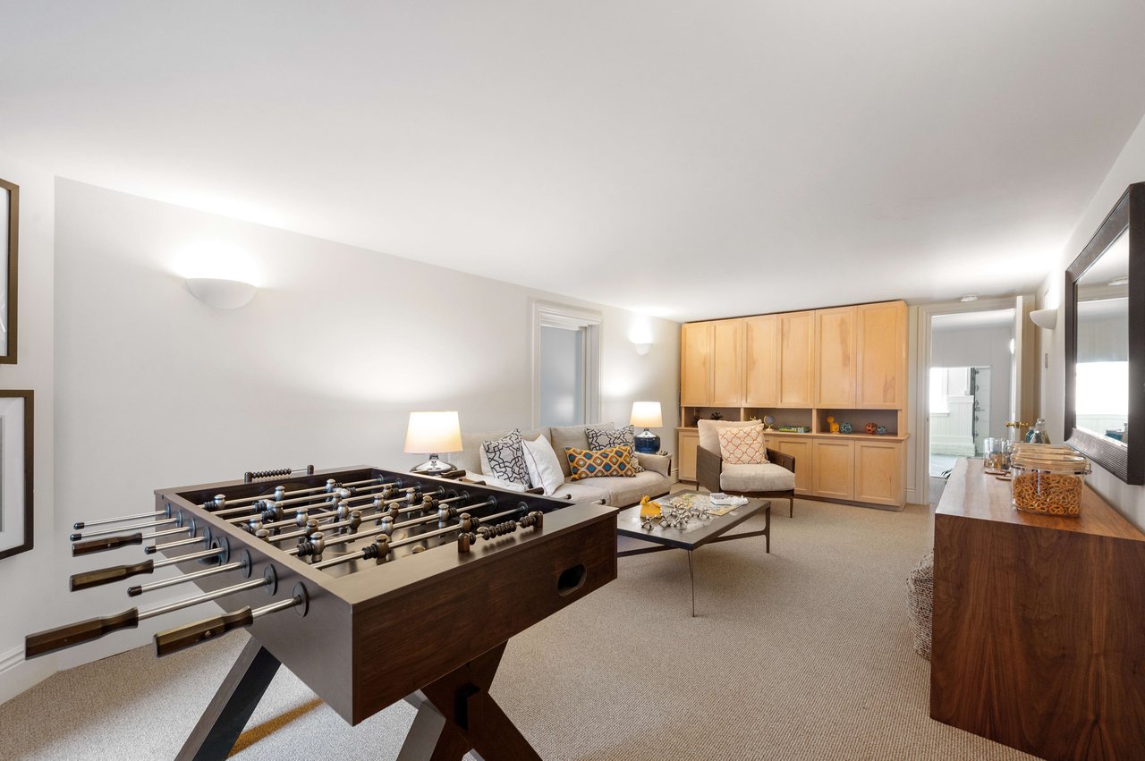 Grand Pacific Heights Home on a Coveted Flat Block between Lafayette & Alta Plaza Parks