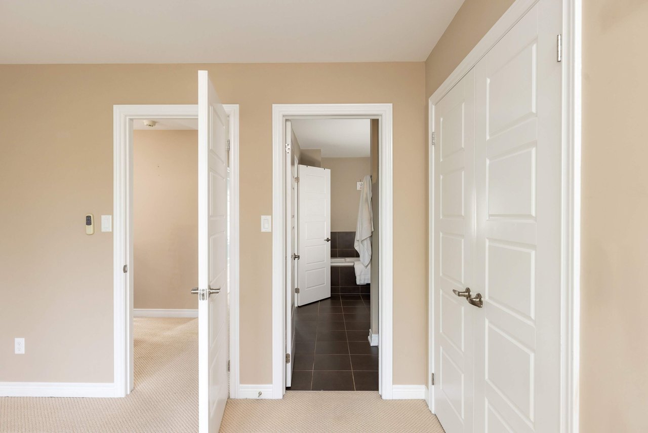 14-4165 Upper Middle Road Unit: 14