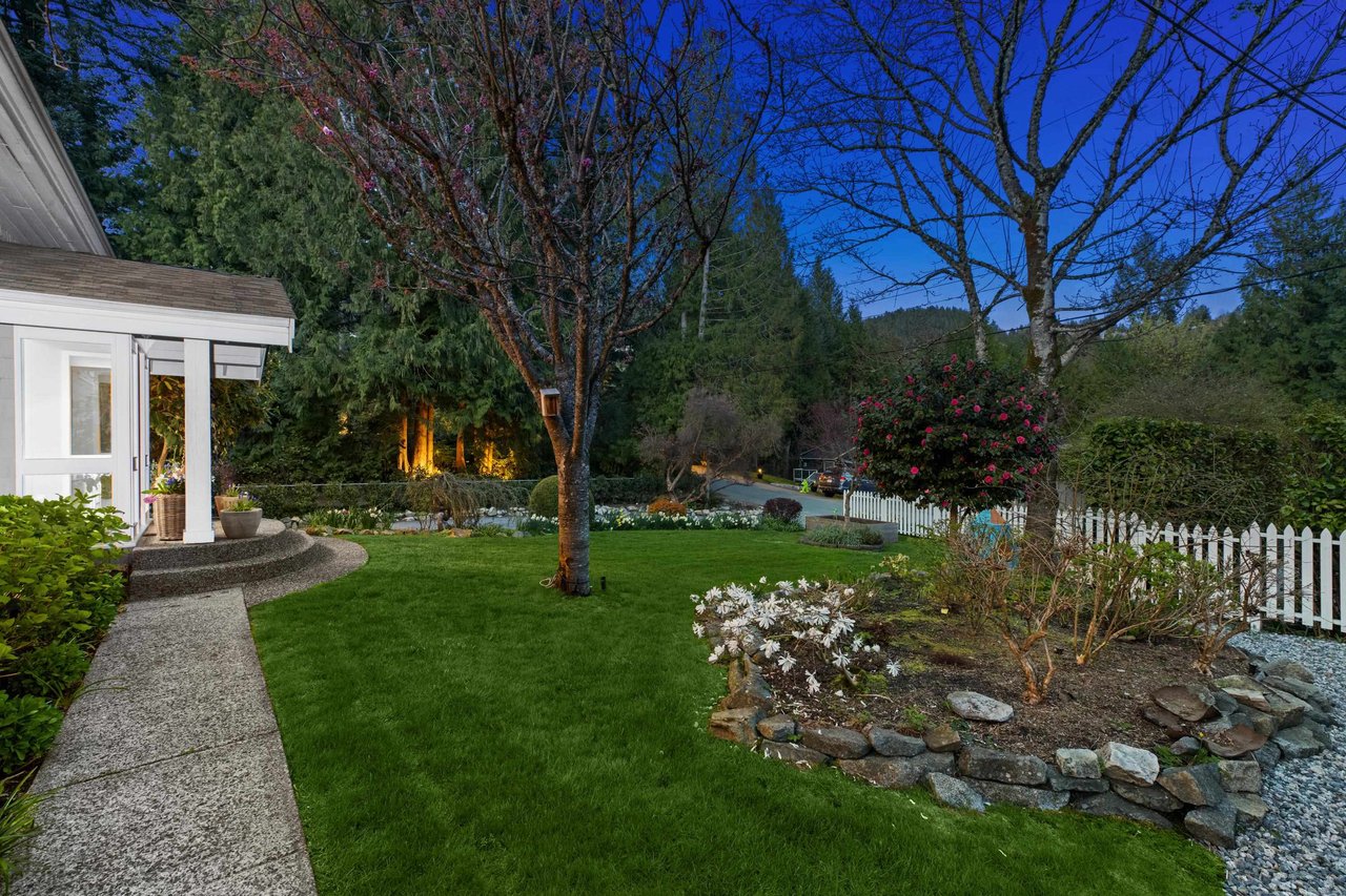 5727 Bluebell Dr
