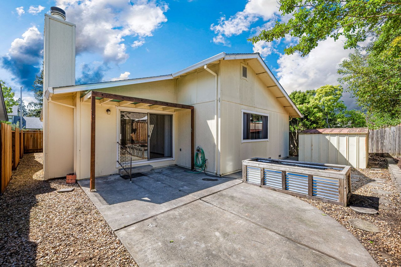 Single Level Home in the Coveted G-Section of Rohnert Park