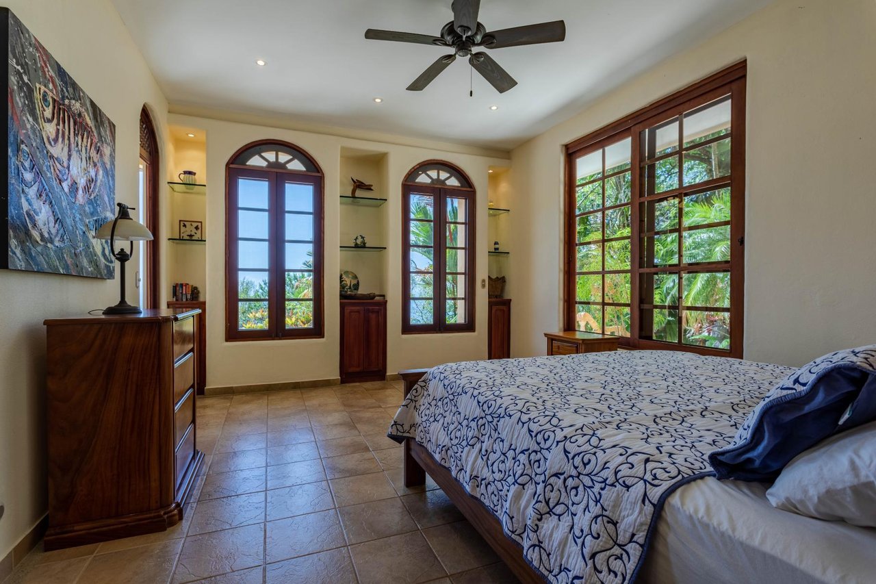 Private Ocean View Estate, Dominical, Puntarenas