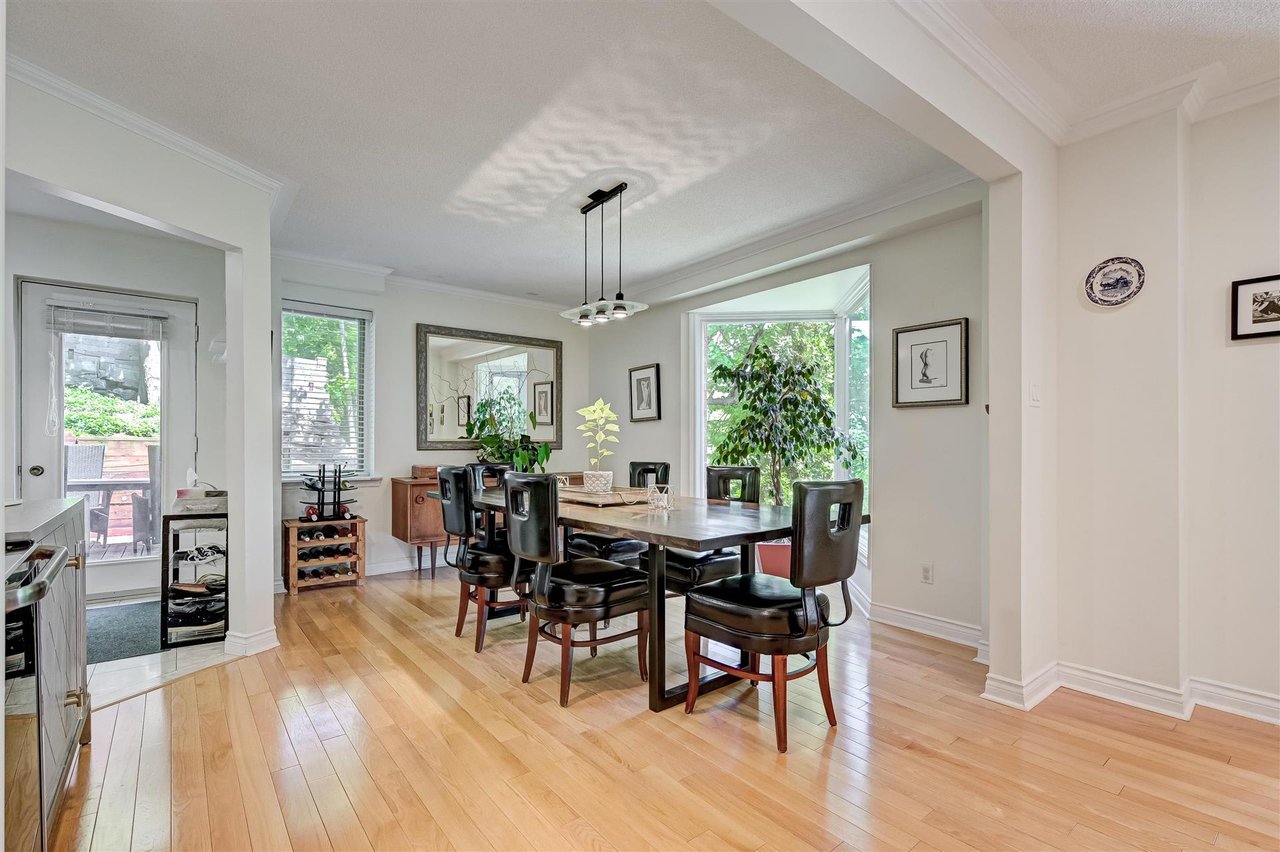 26 Bethune Blvd