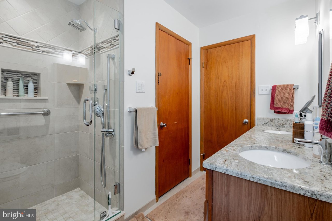 31 Lynne Cir