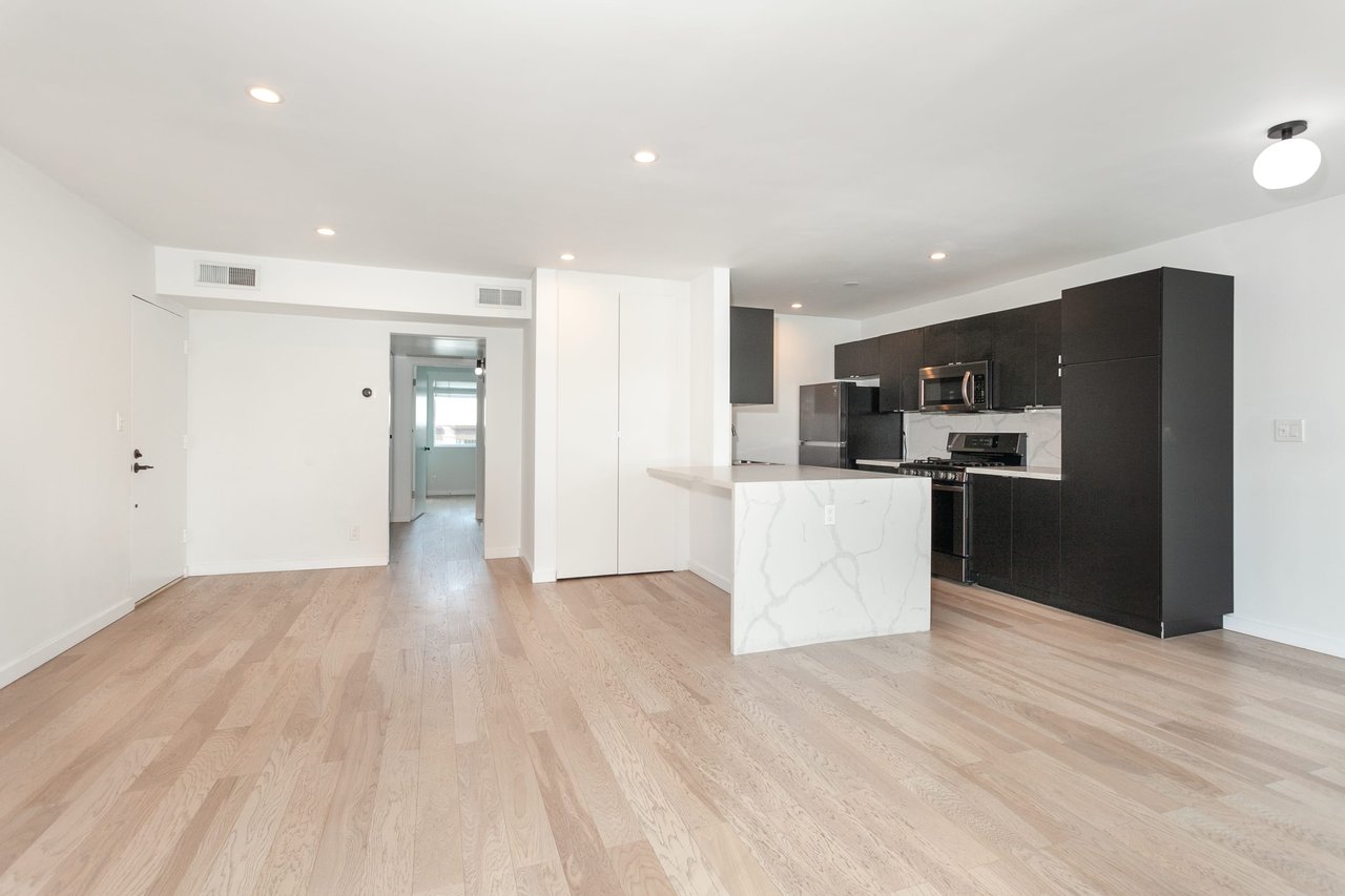 560 N Kings Road Unit 5