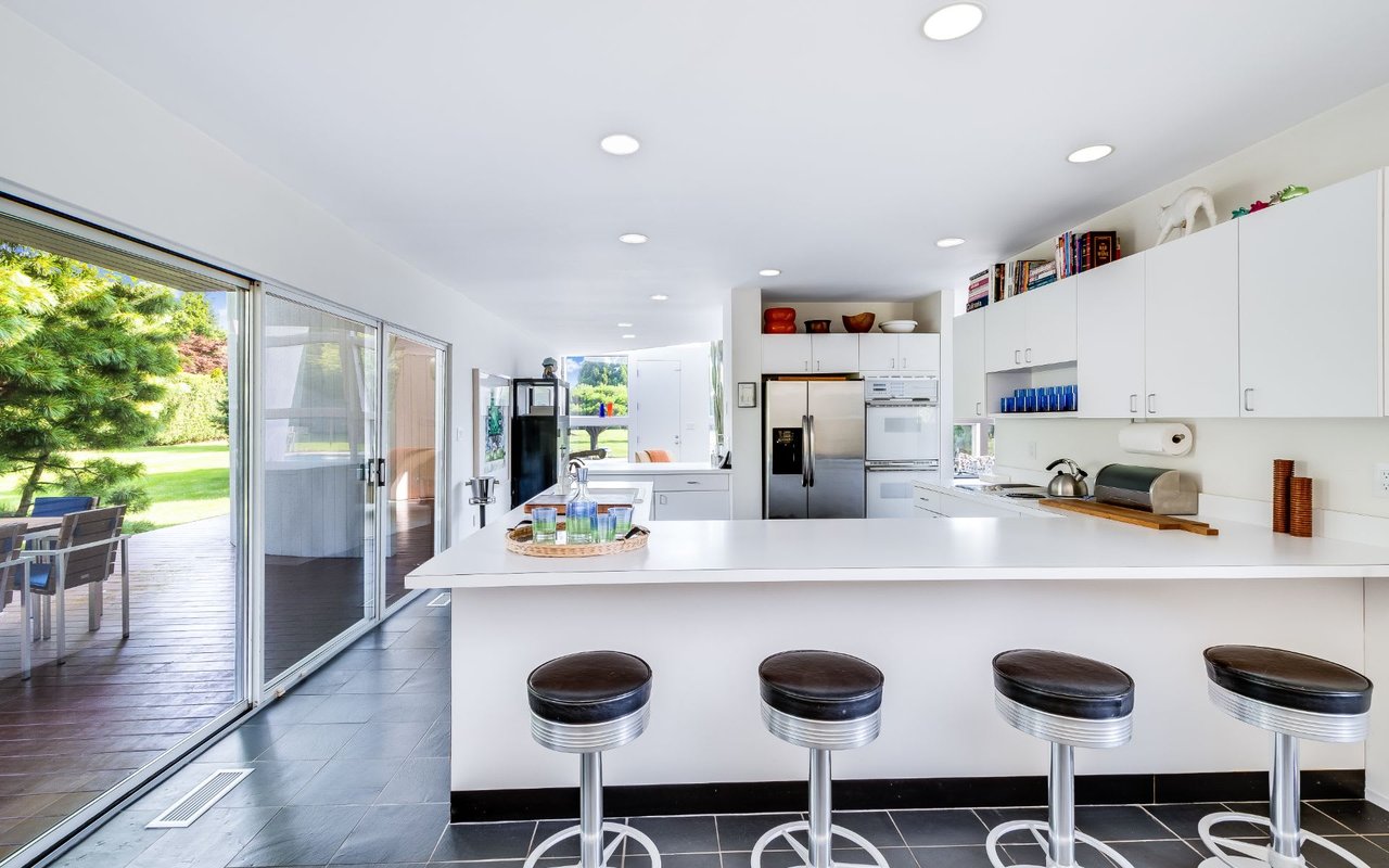 220 Flying Point Rd