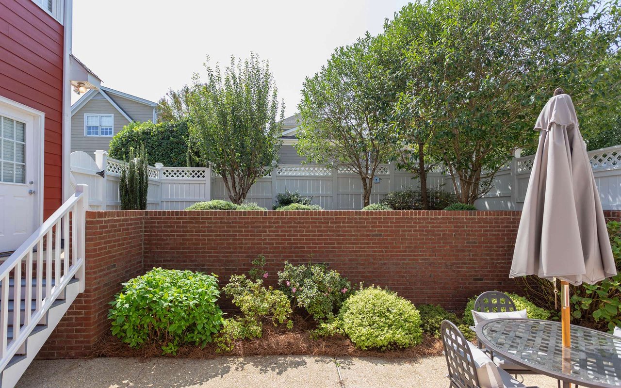 110 Hillspring Ln