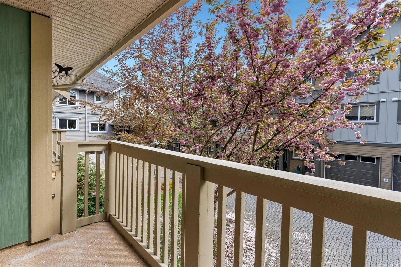 2-1405 Mallek Cres
