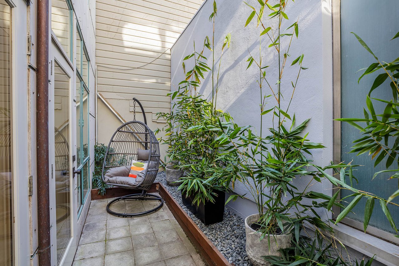 2739 Larkin Street