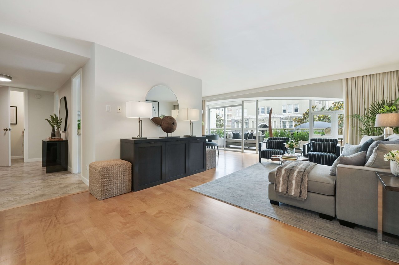 Large Condo & Terrace at 2200 Pacific