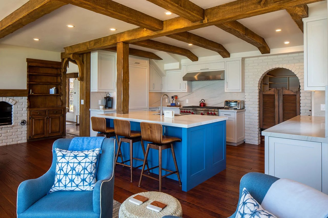 CARMEL HIGHLANDS LUXURY RENTAL - "SHIPROCK"