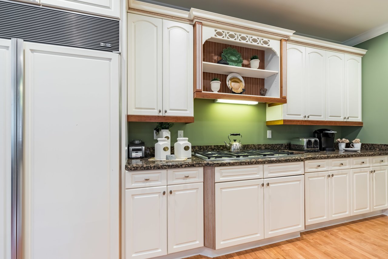 Newer Construction and Oh So Close to Chesterfield Amenities