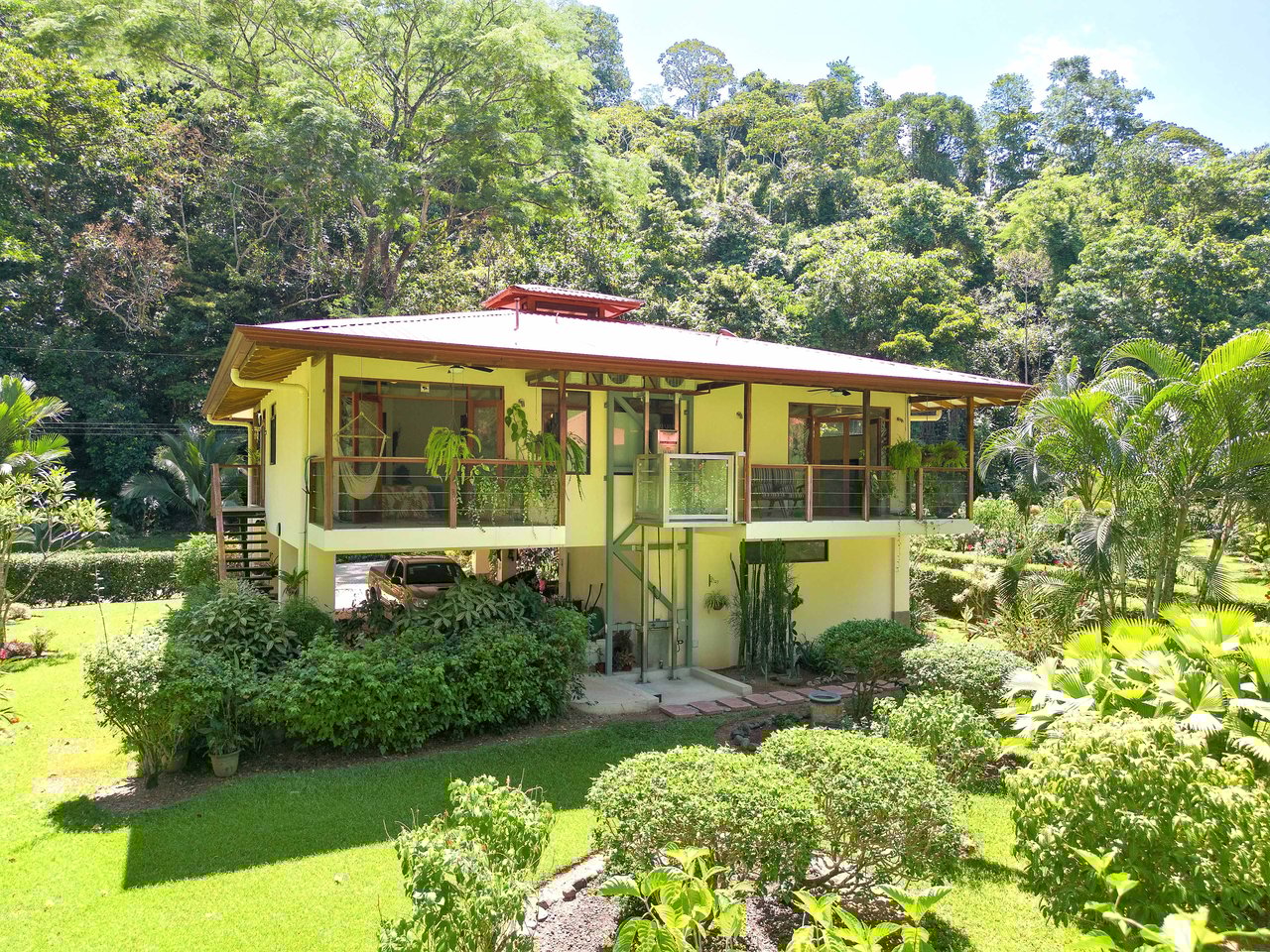 Wheelchair Friendly- 2 Bedroom house in a Quiet Community
