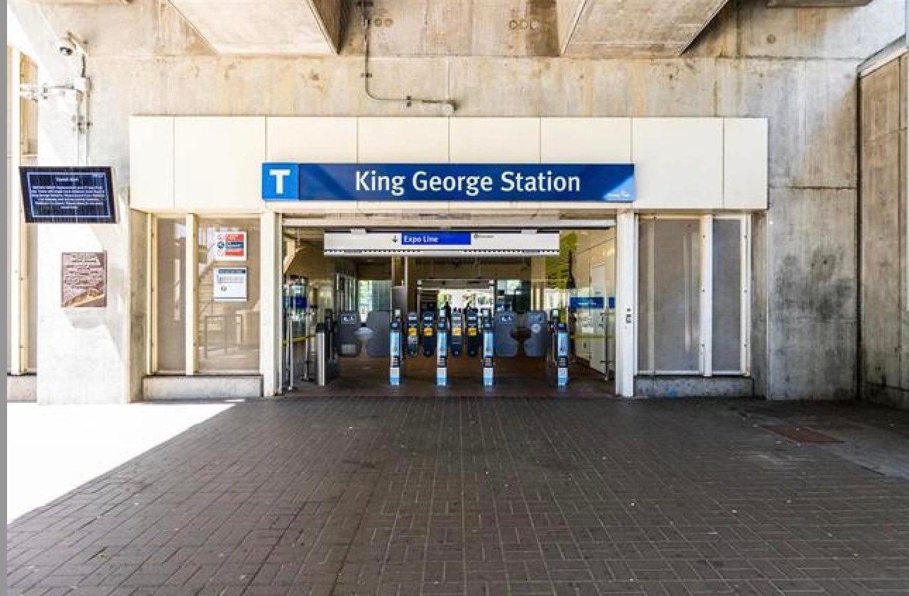 203-9655 King George Blvd