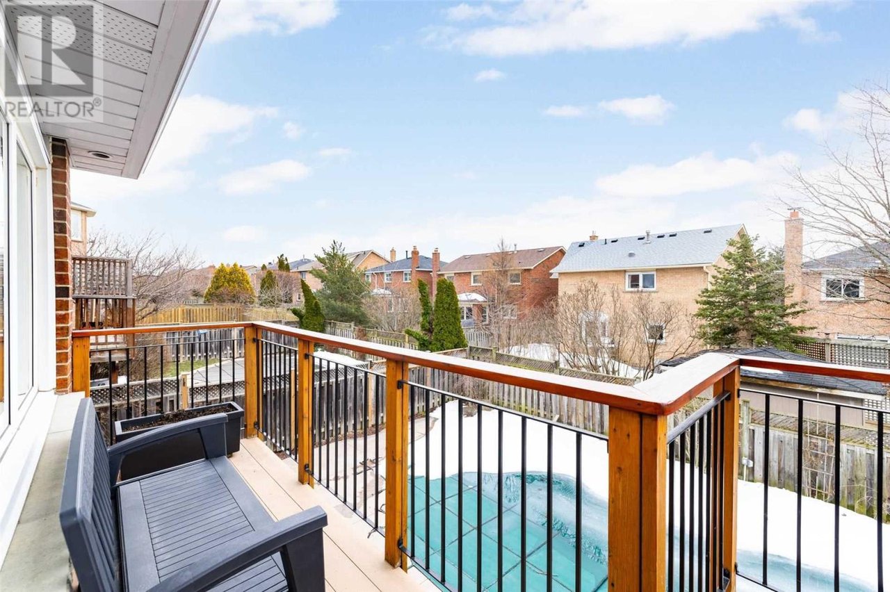 1600 STANCOMBE CRES