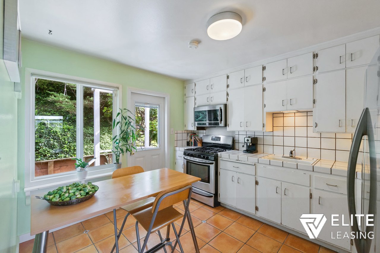 28 Knollview Way