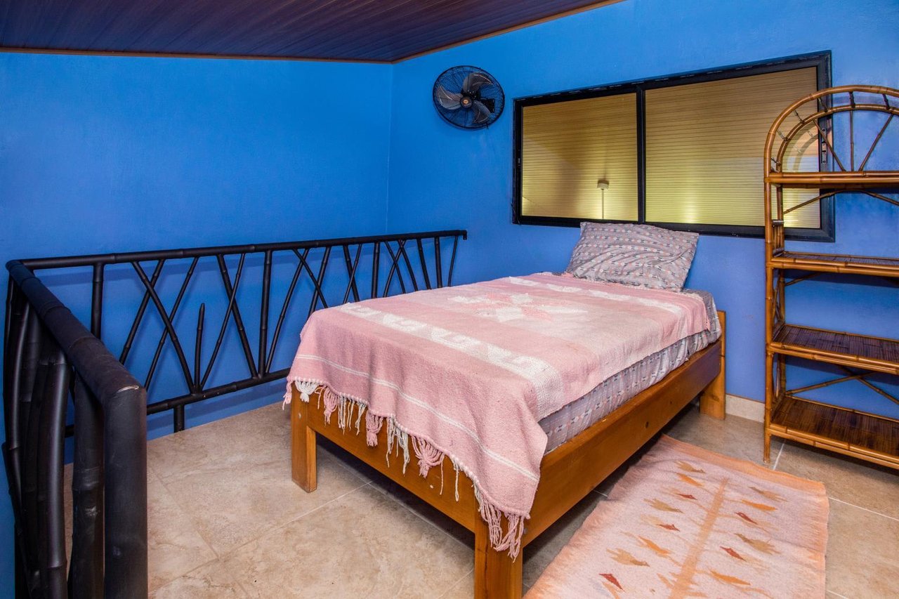 Incredible 7,000 Ft2 Ocean View Home With 200 Acre Reserve!