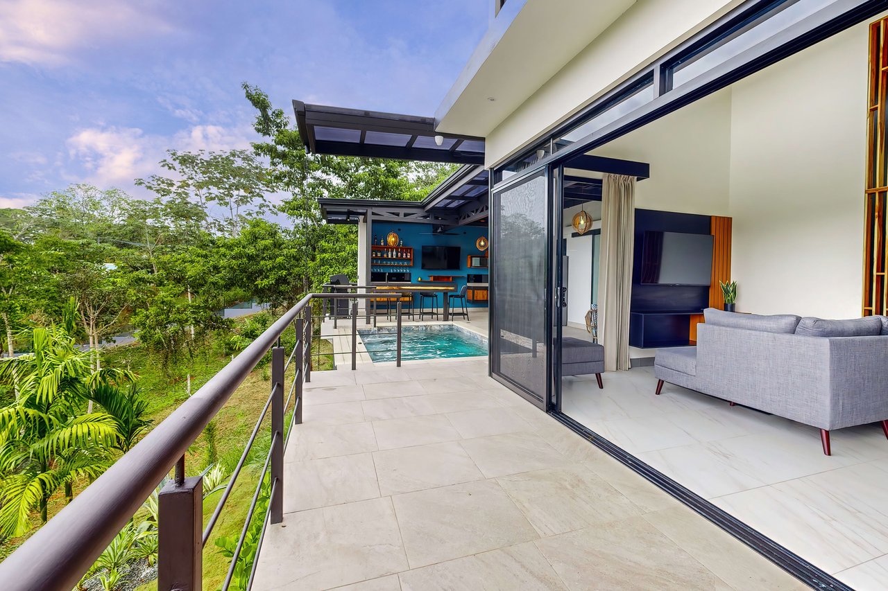 Casa Palma, Brand New Luxury 3 bedroom, 4 bathroom home with Amazing Sunset View in Quepos
