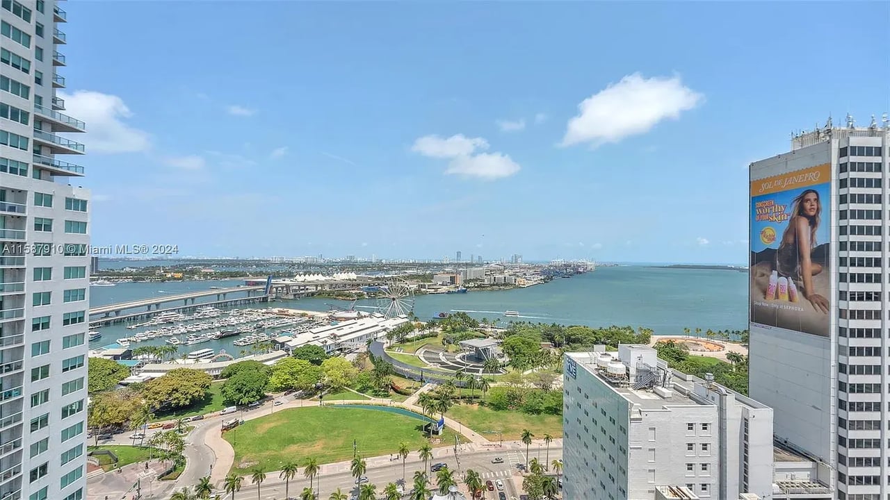253 NE 2nd St APT 2509