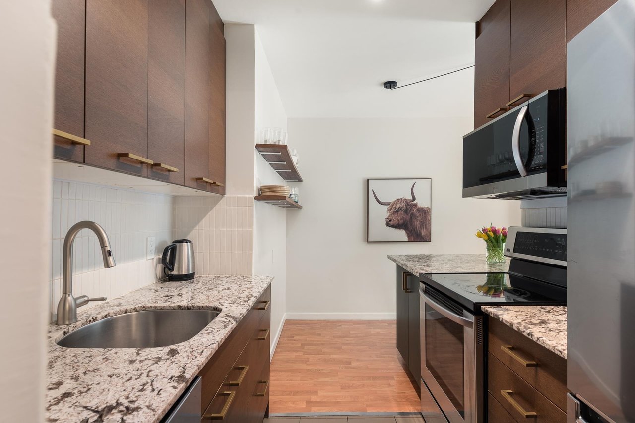 809-756 Great Northern Way, Vancouver