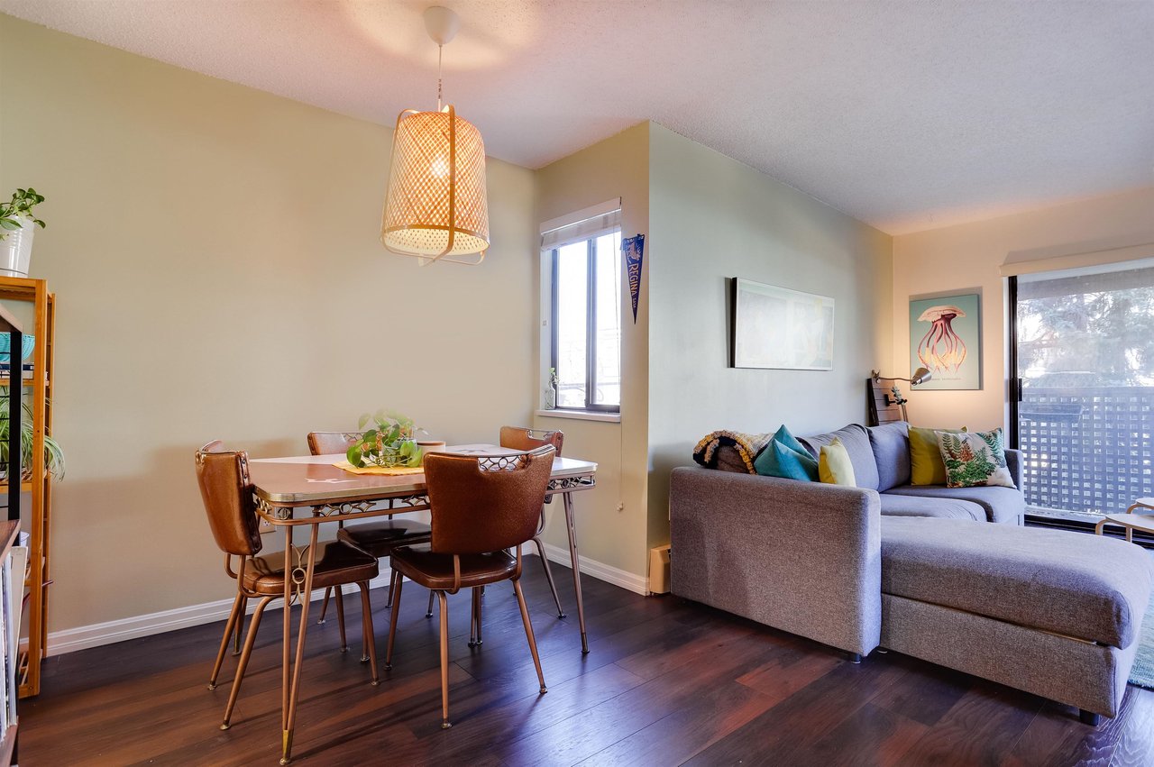 303-2215 Dundas St