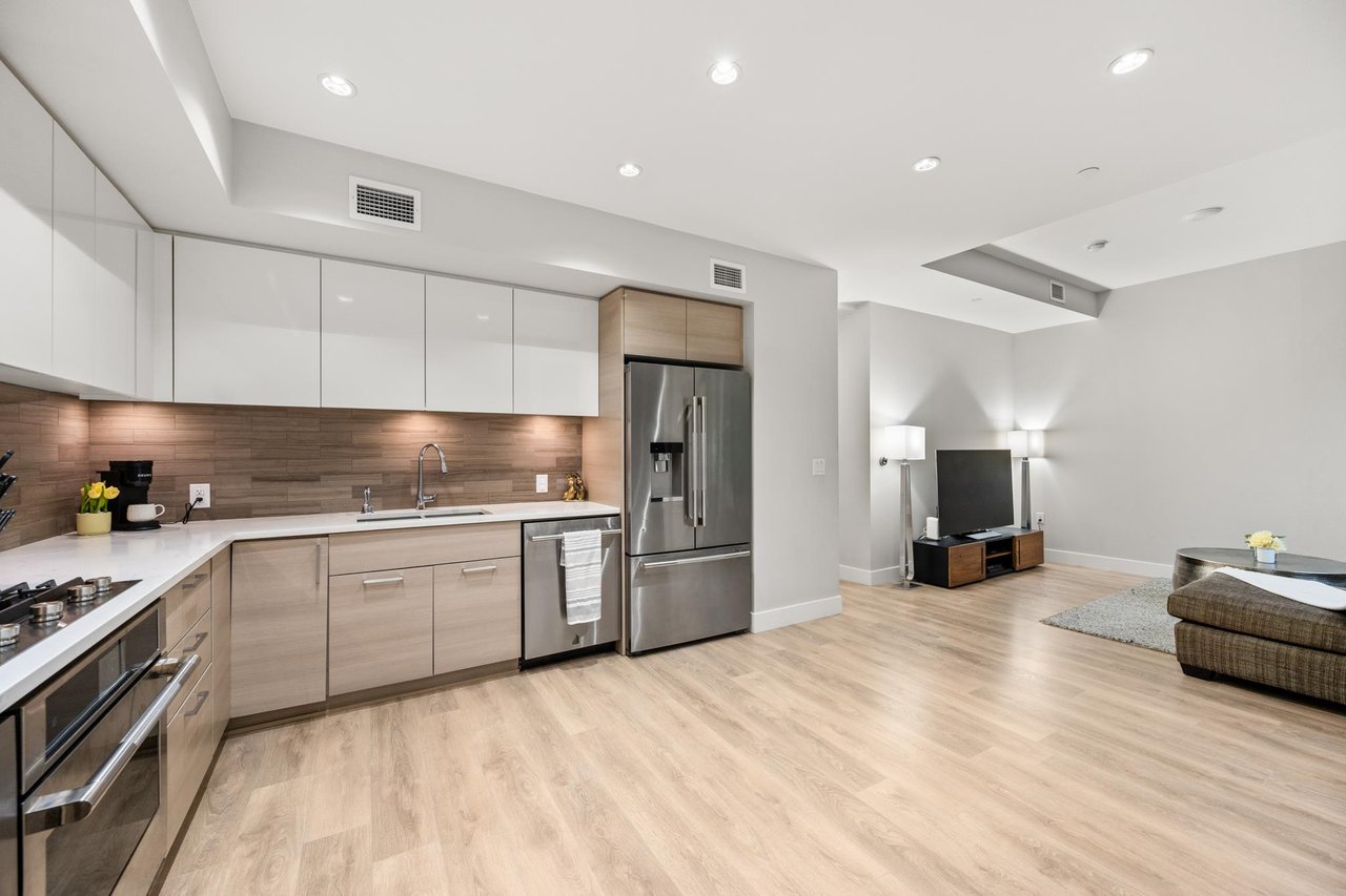 3482 Marine Wy