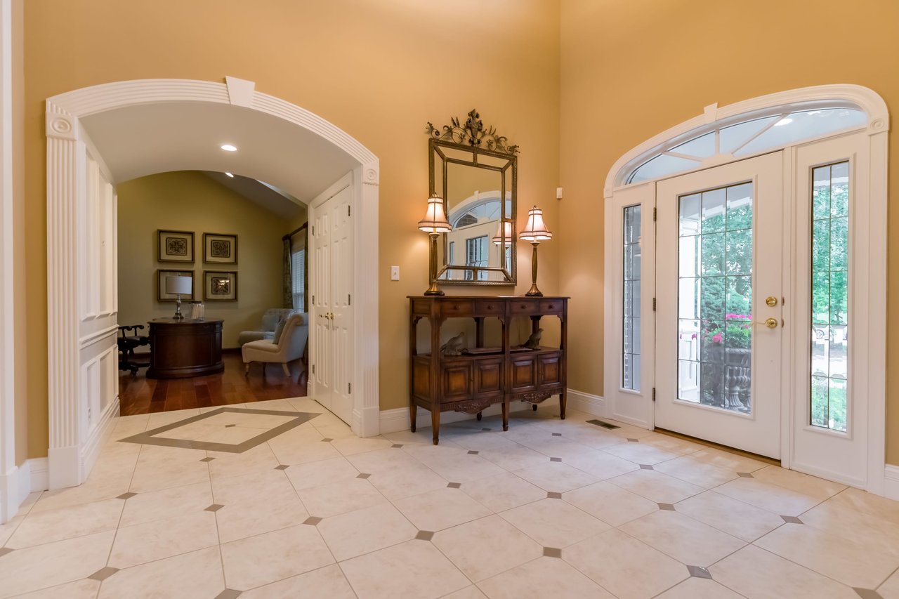 Newer Construction and Oh So Close to Chesterfield Amenities