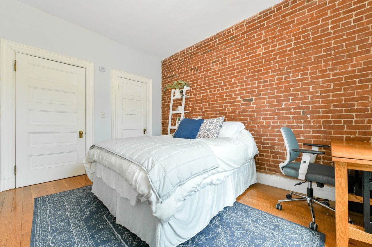 1056 Beacon St: #5