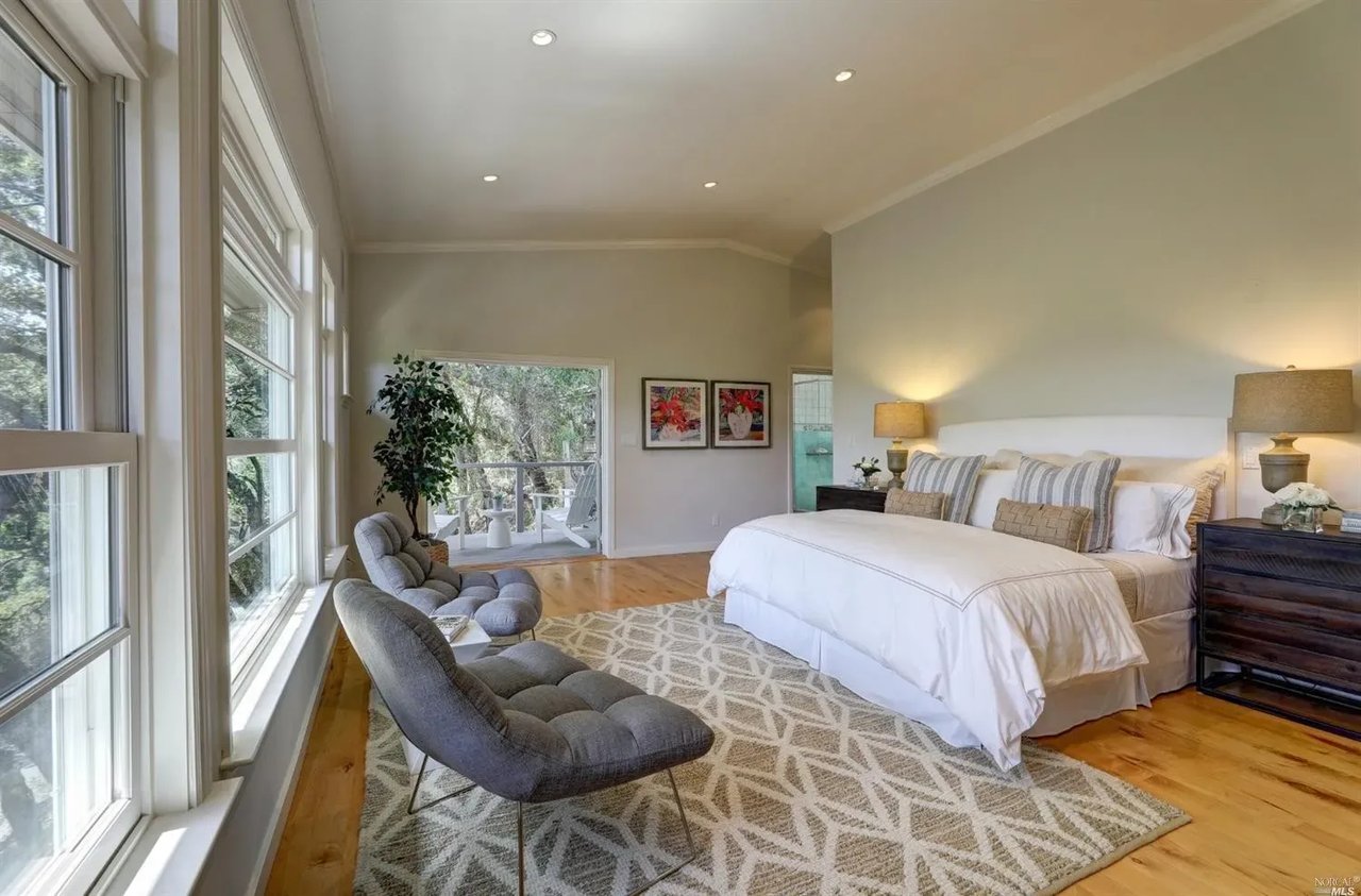 116 Winding Way