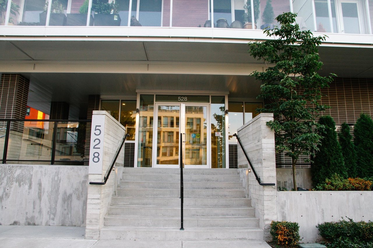 212-528 W King Edward Ave