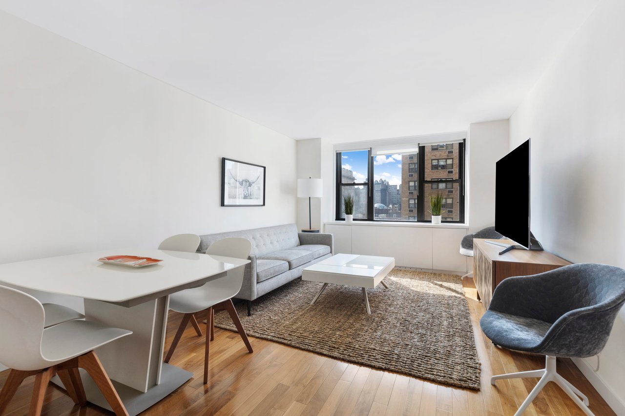 201 East 17th Street, 9F