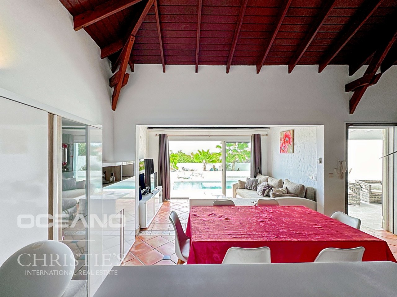 Charming 3-Bedroom House - Orient Bay