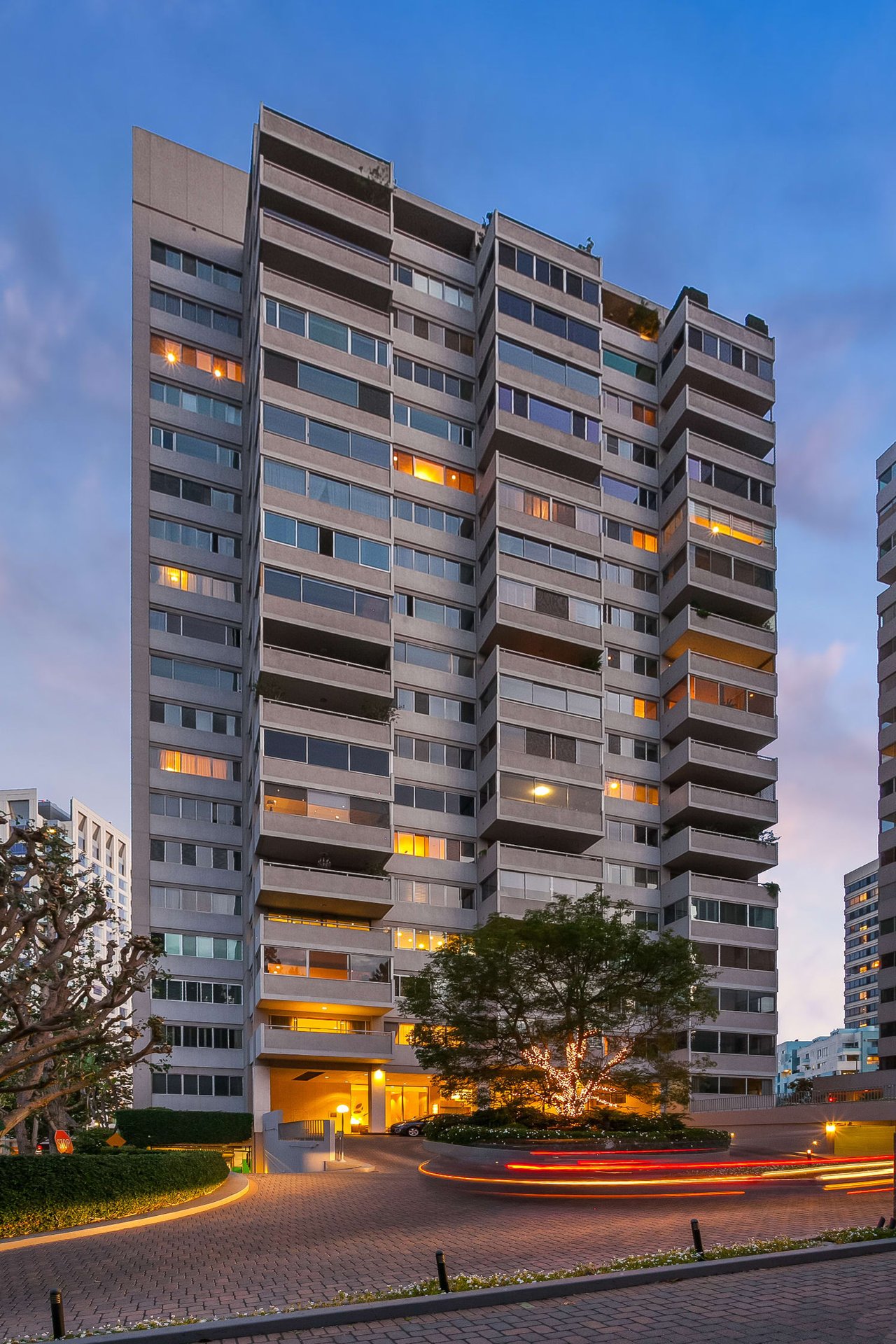 875 Comstock Avenue Unit 15D
